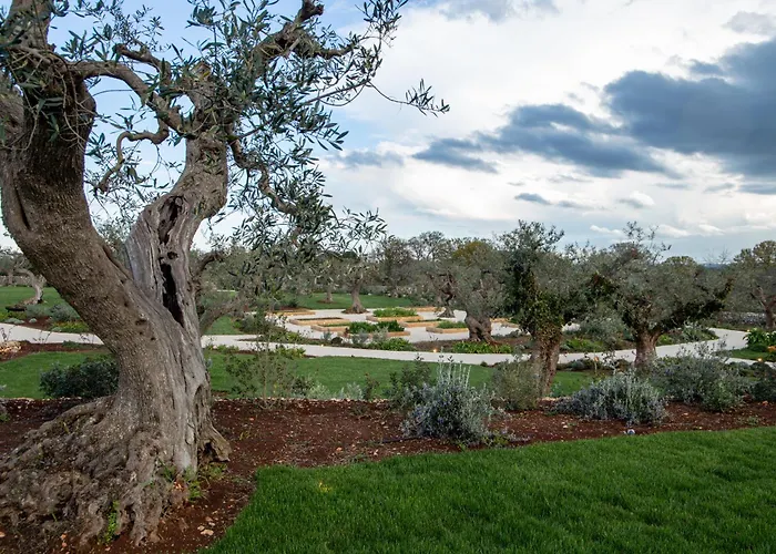 Trulli Damari Resort *